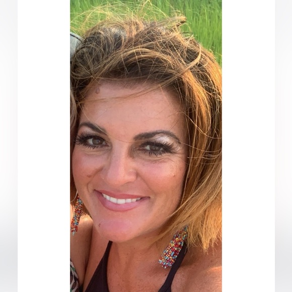 Meet your Posher, Leslie - Picture 4 of 4